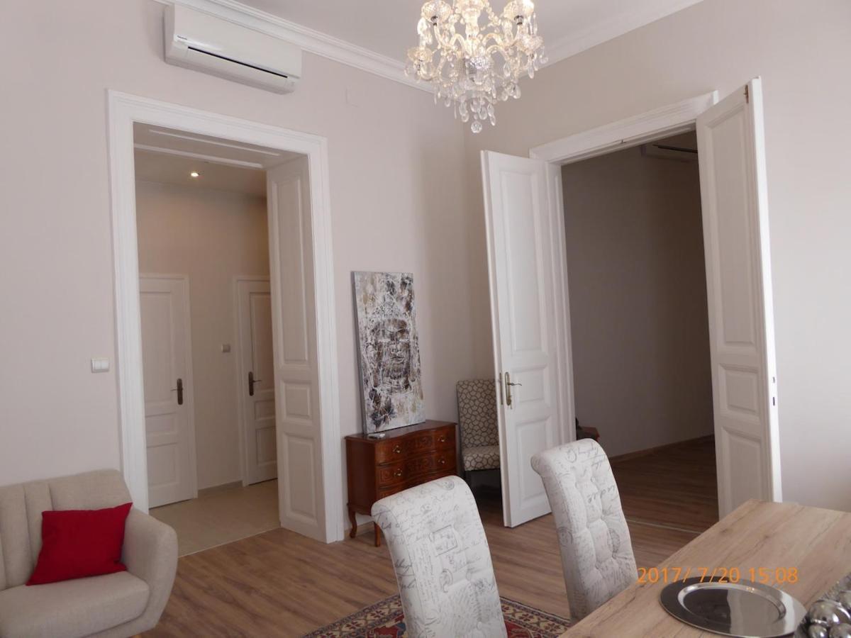 Buda Castle -shiny 3 Bedrooms Apartment *