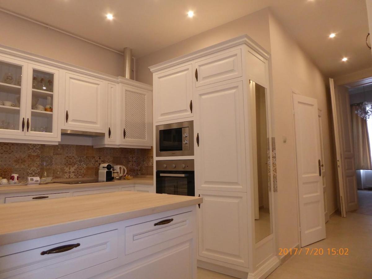 Apartment Buda Castle -shiny 3 Bedrooms Budapest