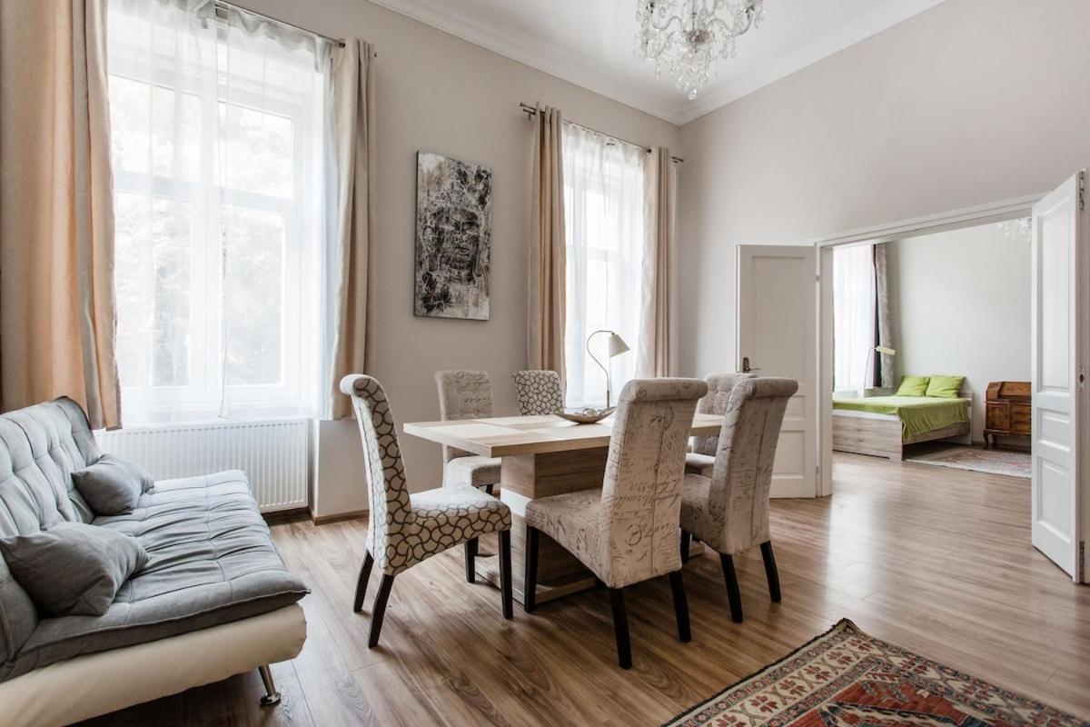 Buda Castle -shiny 3 Bedrooms