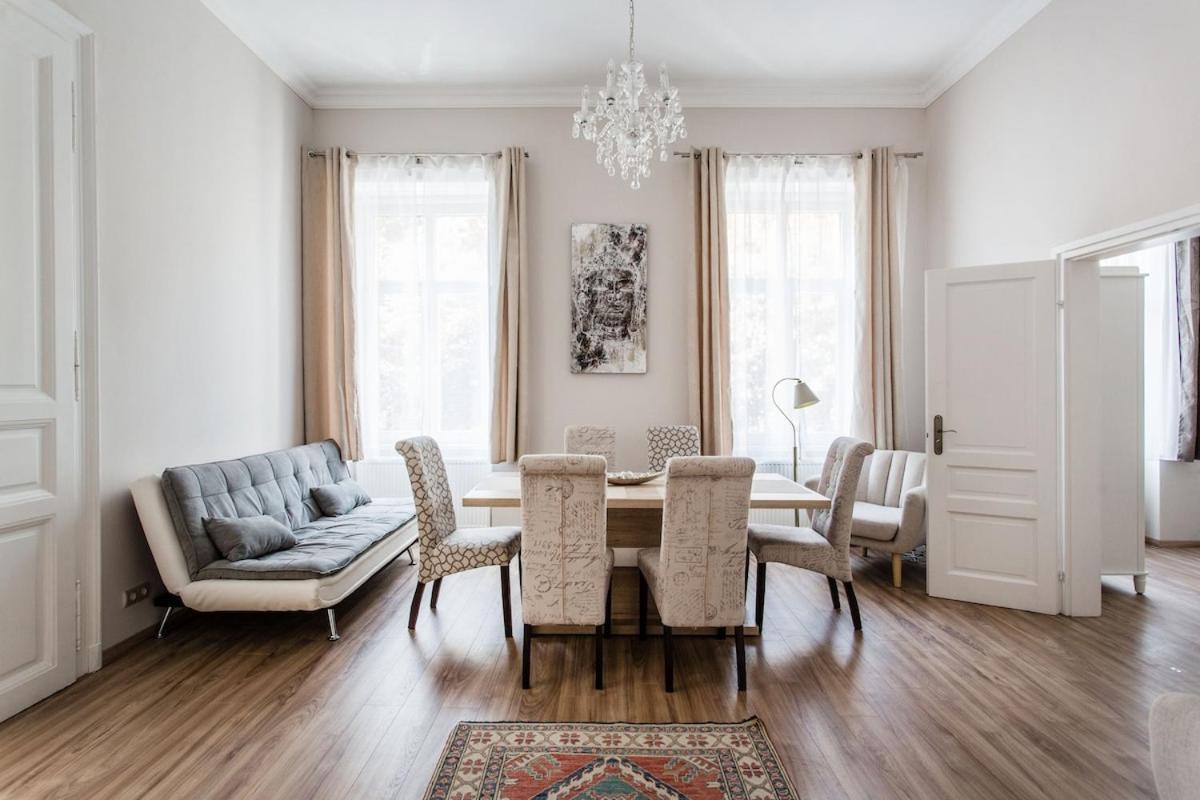 Buda Castle -shiny 3 Bedrooms Apartment Budapest
